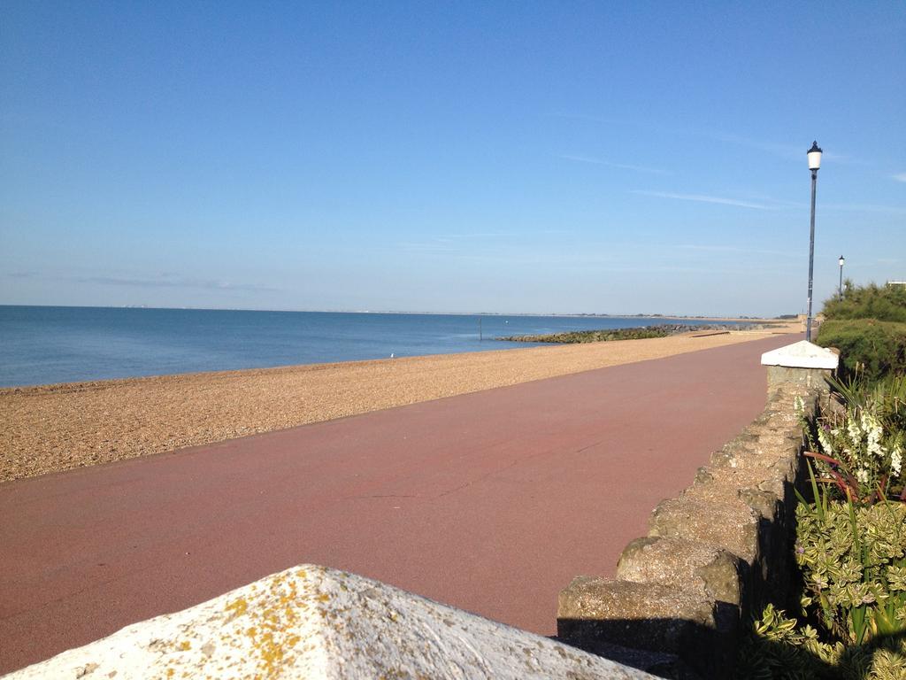 The Beach Bed and Breakfast Hythe  Exterior foto